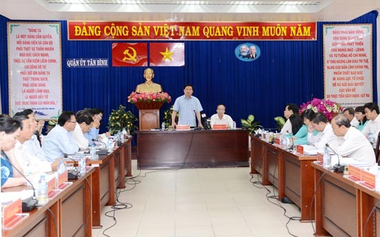 Secretary of the HCMC Party Committee Dinh La Thang states at a meeting with leaders of Tan Binh district on December 12 (Photo: SGGP) Secretary of the HCMC Party Committee Dinh La Thang states at a meeting with leaders of Tan Binh district on December 12 (Photo: SGGP)